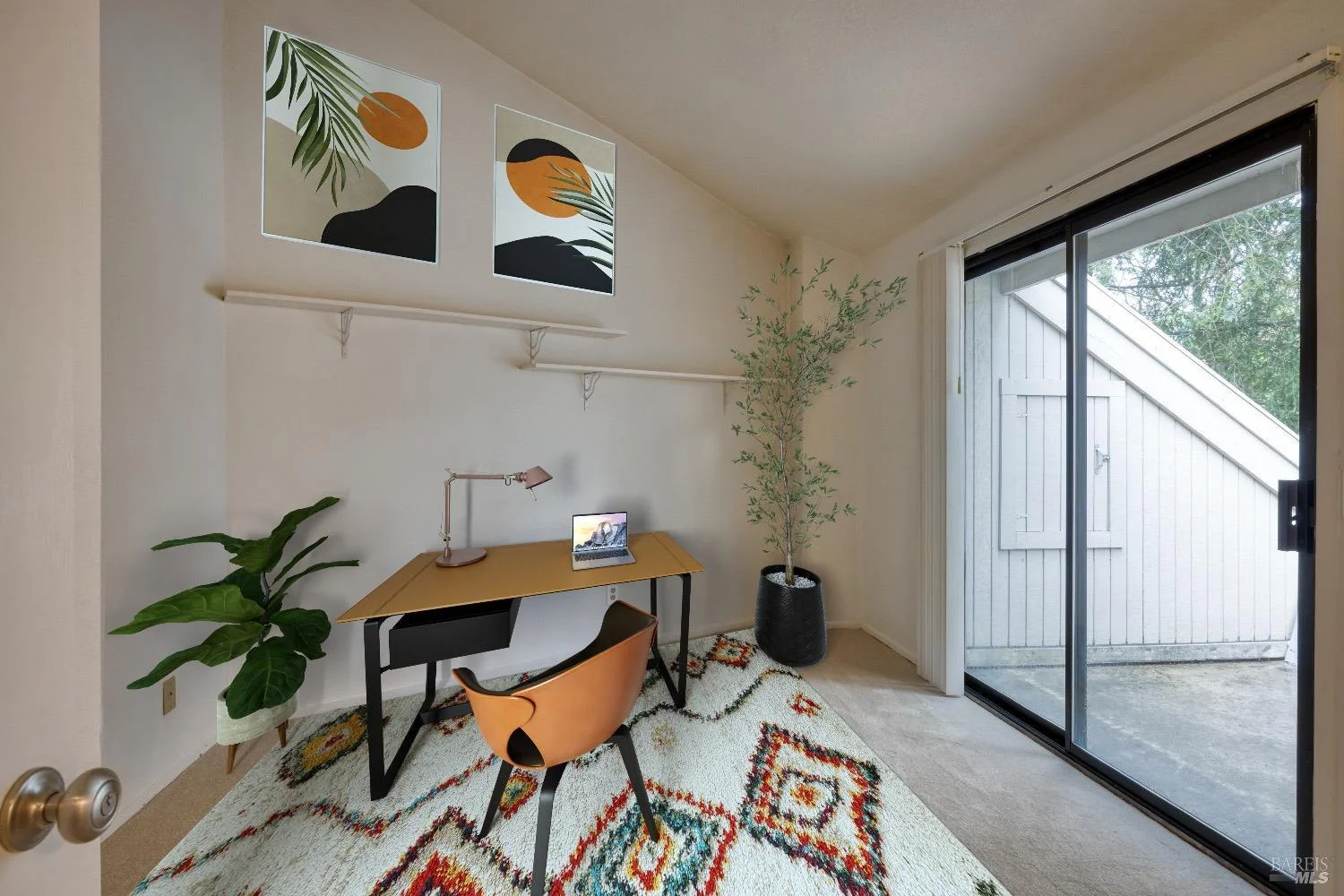 1438 Mission Boulevard, past listing photograph 6