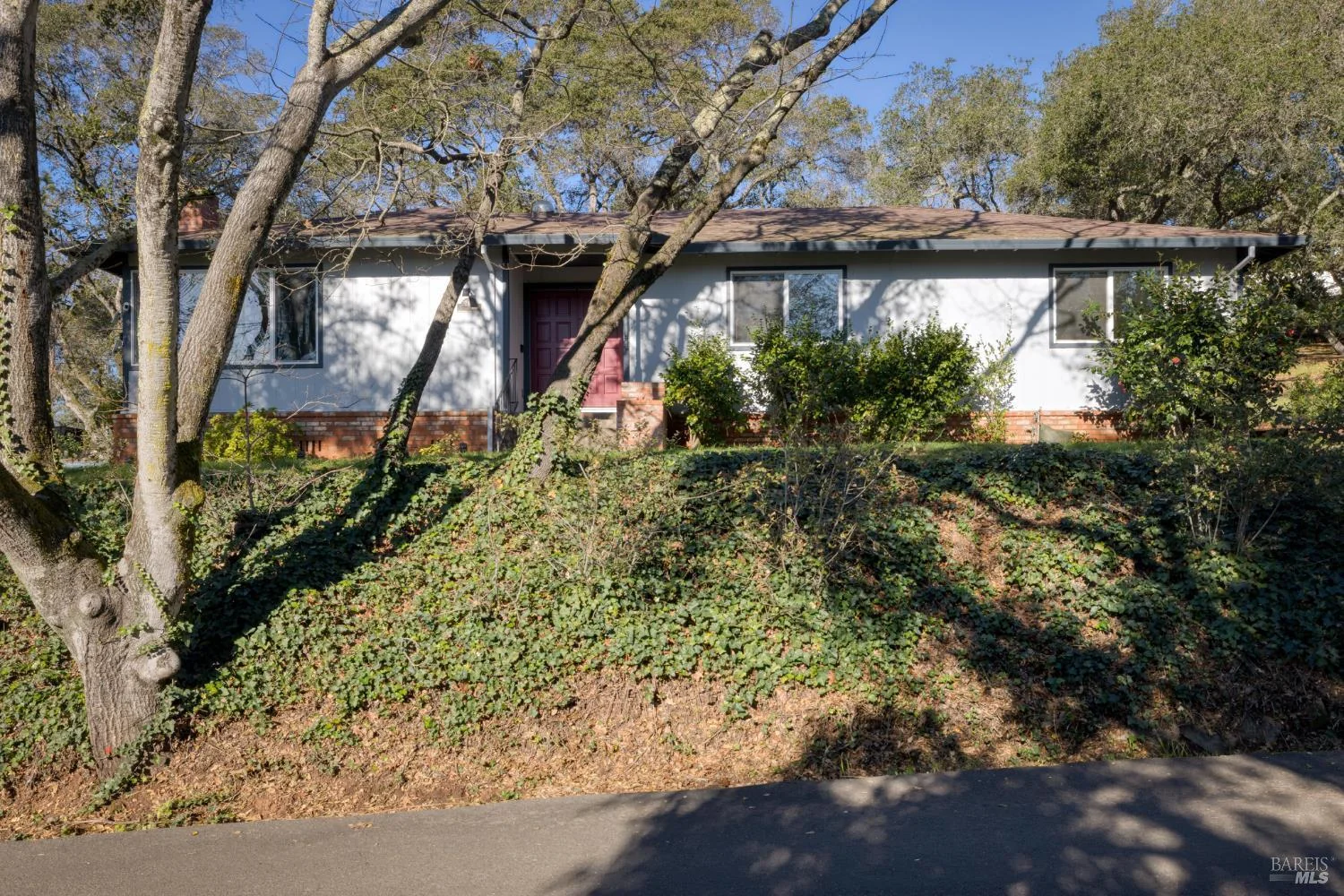 2105 Sunrise Avenue, past listing photograph 2
