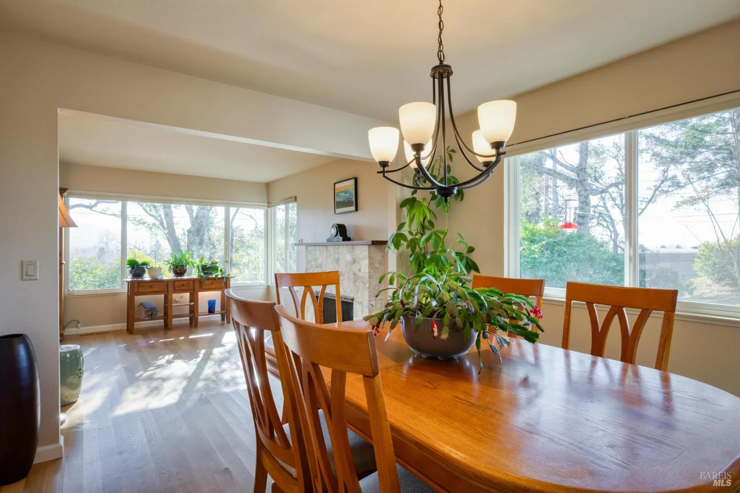 Dining room at 2105 Sunrise Avenue