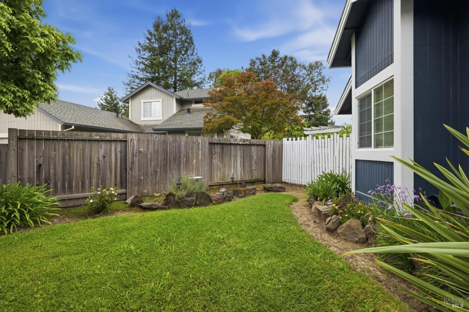 2273 White Chapel Court, past listing photograph 2