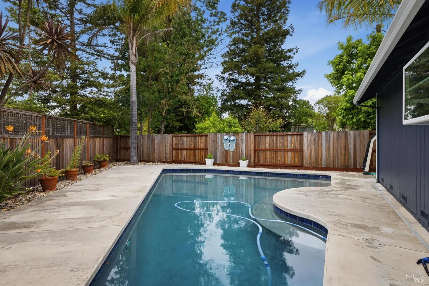 2273 White Chapel Court, past listing photograph 3